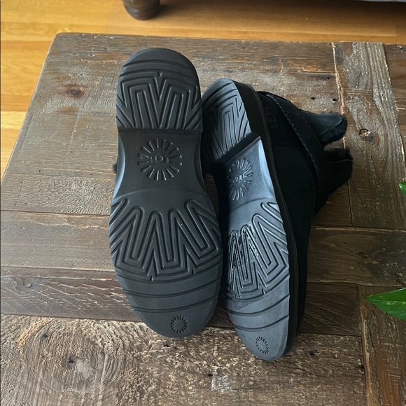 New uggs - Picture 4 of 5